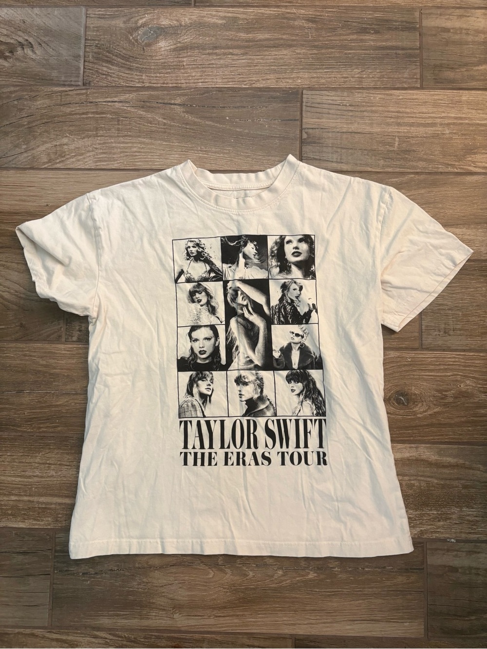 Taylor Swift The Eras Tour T-Shirt size Large